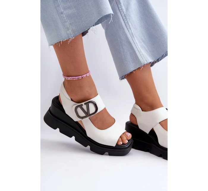 Dámské sandály na platformě a klínu z eko kůže Bílé Vinceza 58292
