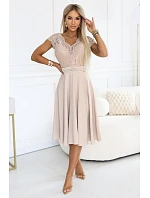 šifonové šaty s krajkovým výstřihem béžové model 22104257 - numoco