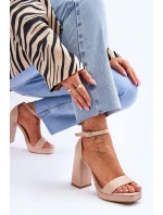 Módní semišové sandály na podpatku Béžové model 21619022 - Boto Módní semišové sandály na podpatku Béžové model 21619022 - Boto