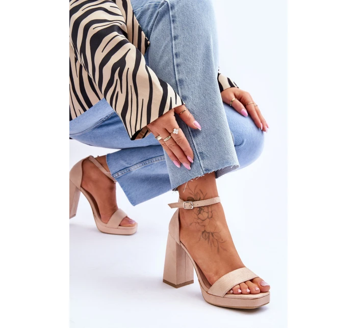 Módní semišové sandály na podpatku Béžové model 21619022 - Boto Módní semišové sandály na podpatku Béžové model 21619022 - Boto