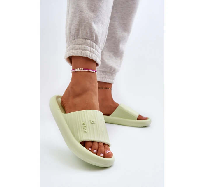 Dámské lehké zelené pěnové žabky model 21653091 - Boto Dámské lehké zelené pěnové žabky model 21653091 - Boto