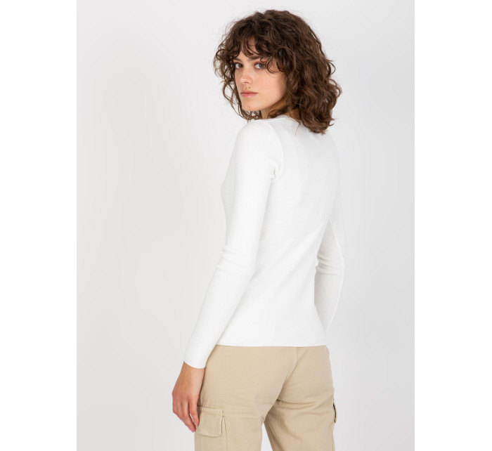 Bílý jednoduchý klasický svetr s výstřihem