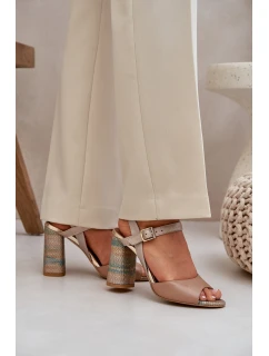 Kožené elegantní sandály na podpatku tmavě béžové model 21685342 - Laura Messi