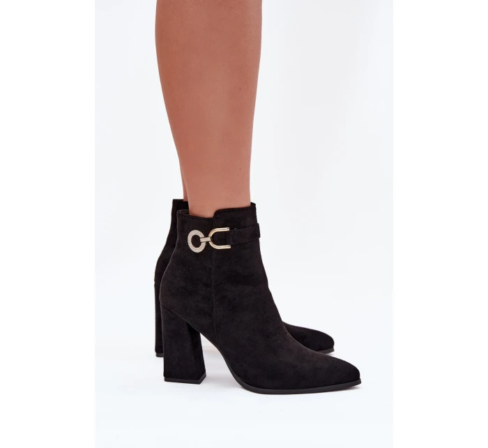 Eko Zamszové Kotníkové Boty Na Podpatku S Ozdobou Černé Lymall Eko Zamszové Kotníkové Boty Na Podpatku S Ozdobou Černé Lymall