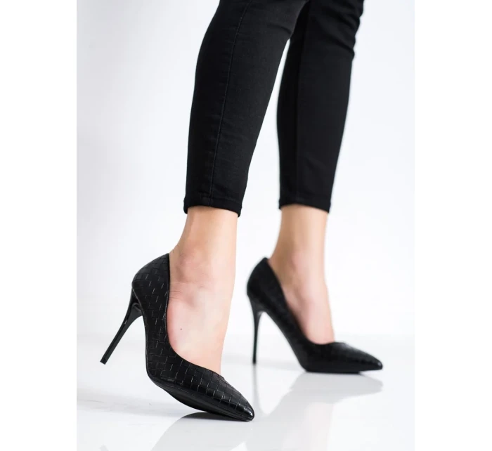 Pěkné lodičky černé dámské na jehlovém podpatku Pěkné lodičky černé dámské na jehlovém podpatku