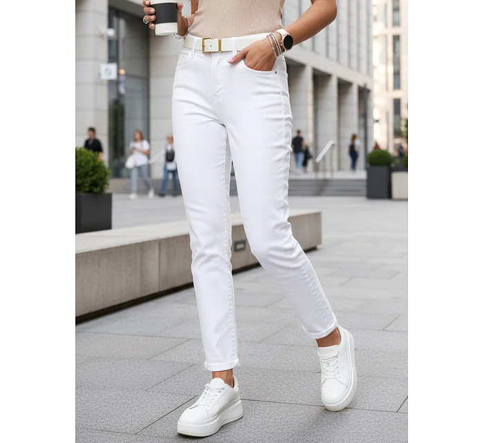 Dámské džíny mom fit s vysokým pasem a páskem bílé FashionStreet UY2924