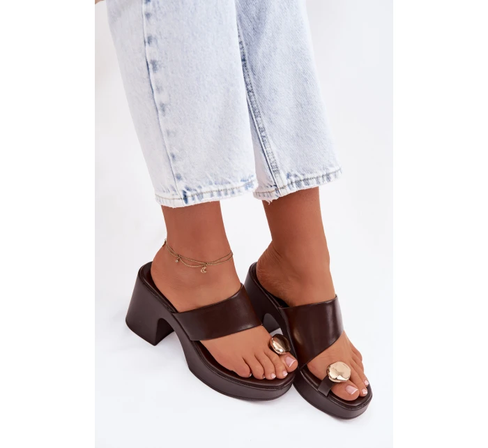 Dámské Pantofle na Podpatku se Zlatým Detalem Čokoládové model 22037693 - Boto