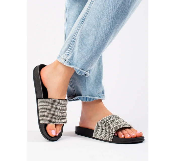 Zajímavé černé nazouváky dámské bez podpatku Zajímavé černé nazouváky dámské bez podpatku