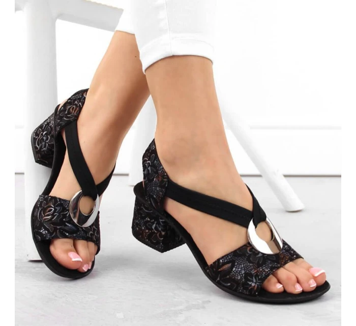 Pohodlné černé sandály Rieker W RKR679