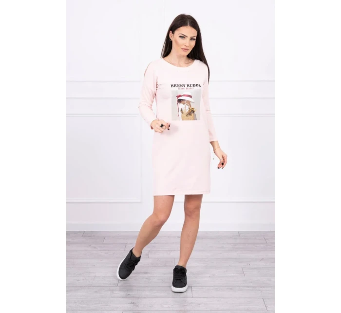 Šaty s potiskem košíků v pudrově růžové barvě