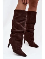kozačky na jehlovém podpatku z eko semiše vyhřívané čokoládové model 21757792 - Boto