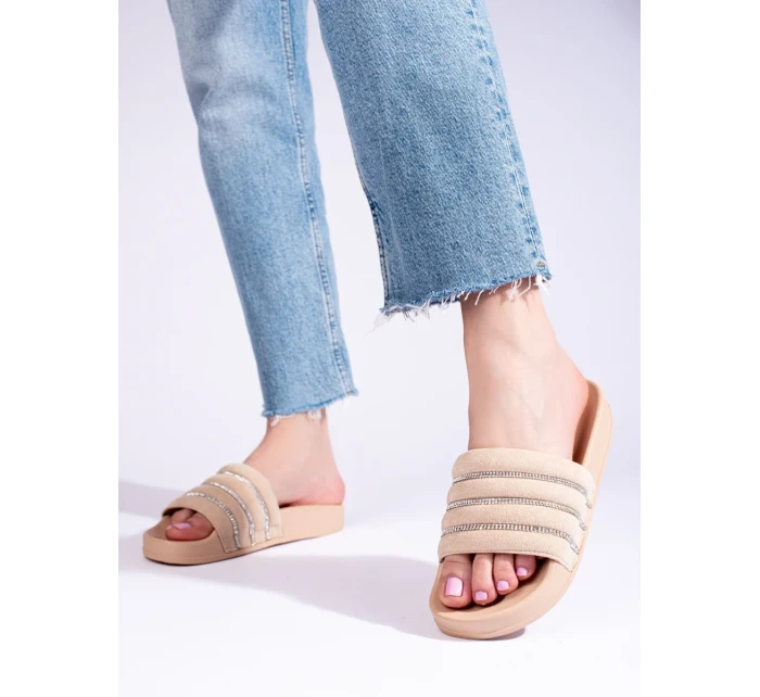 Módní dámské nazouváky hnědé bez podpatku Módní dámské nazouváky hnědé bez podpatku