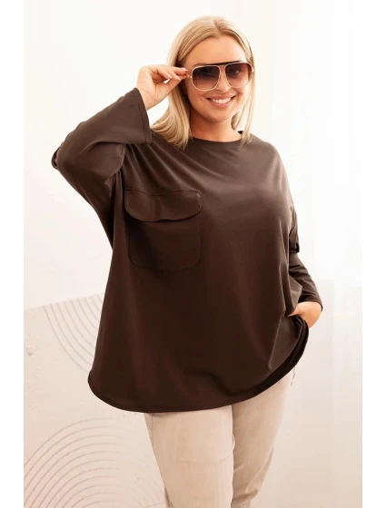 Dámská blůza Plus Size s model 21820409 kapsou a ohrnovacími rukávy hnědá - K-Fashion