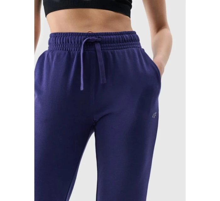 Dámské tepláky typu jogger model 21432232 - 4F Dámské tepláky typu jogger model 21432232 - 4F