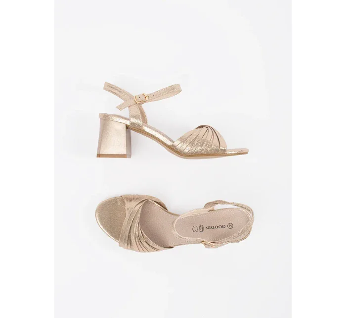 Moderní zlaté  sandály dámské na širokém podpatku
