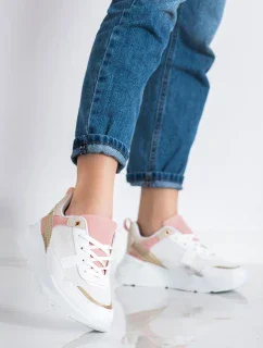 Výborné bílé dámské  tenisky bez podpatku