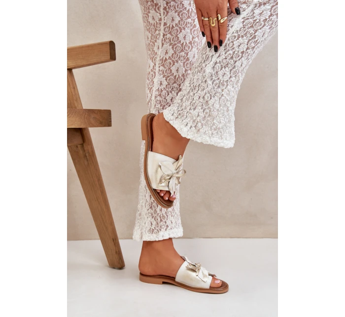 Pantofle S Dekorací Přírodní Kůže Zazoo 3667 Zlatý Opraný Pantofle S Dekorací Přírodní Kůže Zazoo 3667 Zlatý Opraný