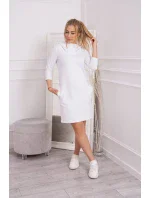 Šaty s kapucí a kapsami bílé