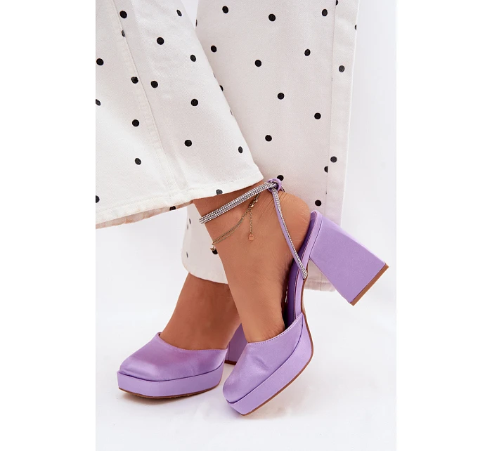 Dámské sandály s masivním podpatkem typu sloupek s páskem a kamínky Fialové Seraphina Dámské sandály s masivním podpatkem typu sloupek s páskem a kamínky Fialové Seraphina