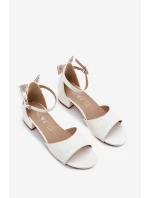 Lesklé Dívčí Sandály Na Nízkém Podpatku Bílé model 21697833 - EVENTO