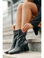 Hladké Dámské Botky Na Podpatku Z Eko Kůže Černé model 21677336 - Boto Hladké Dámské Botky Na Podpatku Z Eko Kůže Černé model 21677336 - Boto