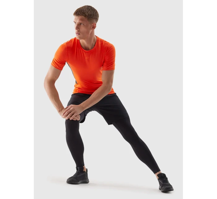 Pánské sportovní tričko slim z recyklovaných materiálů 4F - oranžové Pánské sportovní tričko slim z recyklovaných materiálů 4F - oranžové