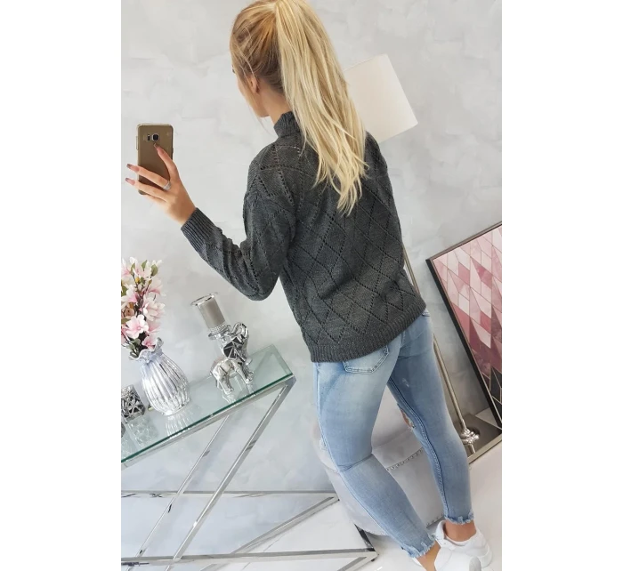 Svetr s polovičním rolákem a kosočtvercovým vzorem grafitový