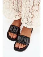 Dámské pantofle na ploché podrážce s přezkou Černé model 21900557 - Boto Dámské pantofle na ploché podrážce s přezkou Černé model 21900557 - Boto