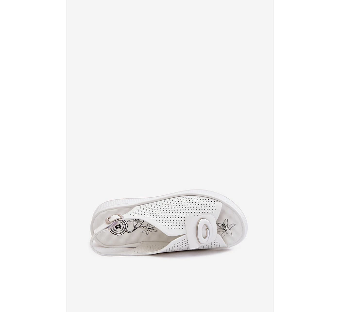 Kožené dámské sandály s ozdobným detailem bílé Deliva