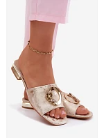 Dámské pantofle na ploché podrážce s ozdobou model 22133676 Zlaté - S.Barski