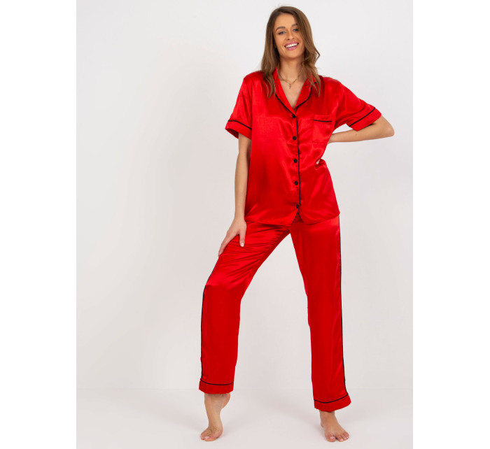 Červené dámské saténové pyžamo s košilí a kalhotami