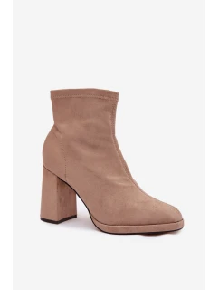 Dámské kotníkové boty na sloupku z eko‑semiše – béžové Karvella