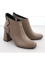 Elegantní kožené boty na jehlovém podpatku béžové model 21905510 - JEZZI Elegantní kožené boty na jehlovém podpatku béžové model 21905510 - JEZZI