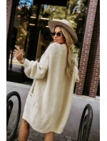 Módní oversize svetr s ozdobnou broží a kapsami béžový model 21322456 - numoco basic