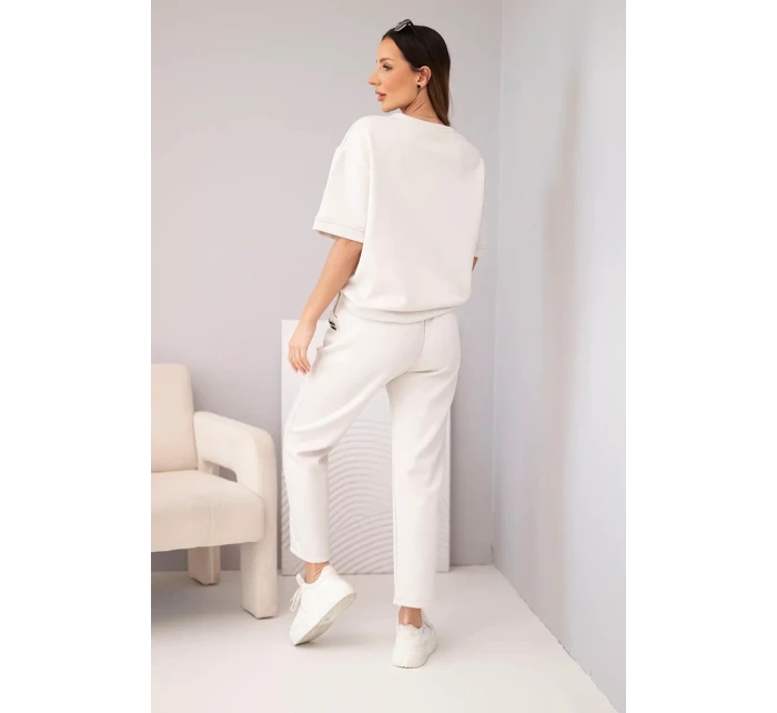 Dámský viskózový komplet máslový s krátkým rukávem a kalhotami s ohrnutou nohavicí světle béžový