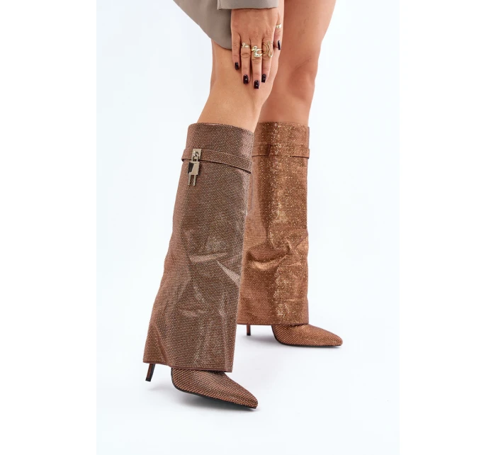 Ozdobené nazouvací kozačky na jehlovém podpatku s ohrnutým svrškem hnědé Enathlin