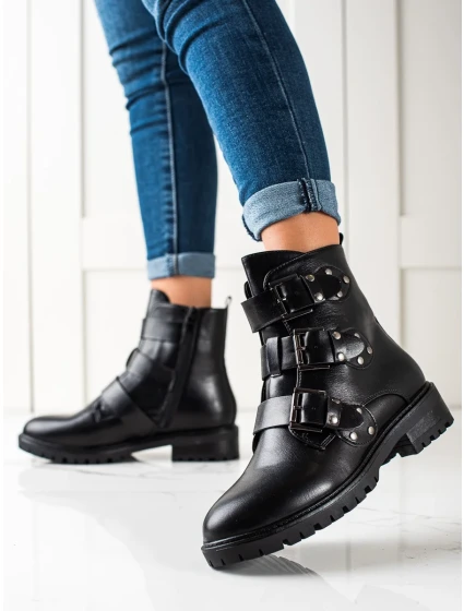 Komfortní dámské černé kotníčkové boty na plochém podpatku Komfortní dámské černé kotníčkové boty na plochém podpatku