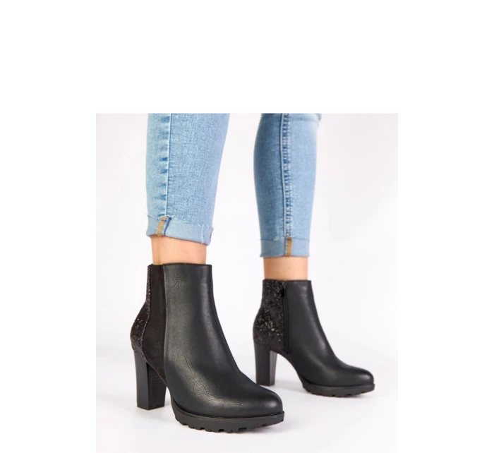 Boty na podpatku model 222359 Solea Boty na podpatku model 222359 Solea