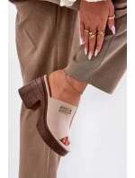 Dámské pantofle na masivním podpatku se zlatým detailem Vinceza – béžové