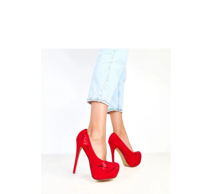 Lodičky na jehlovém podpatku model 217941 Solea Lodičky na jehlovém podpatku model 217941 Solea