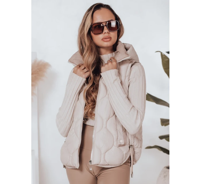 Dámská prošívaná vesta s kapucí MISSVEST béžová FashionStreet TY5020 Dámská prošívaná vesta s kapucí MISSVEST béžová FashionStreet TY5020