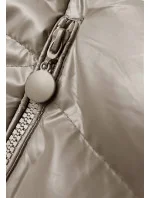 Krátká béžová zimní bunda s kapucí model 21246232 - J.STYLE Krátká béžová zimní bunda s kapucí model 21246232 - J.STYLE
