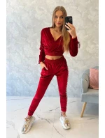 Velurová souprava s nápisem Queen red
