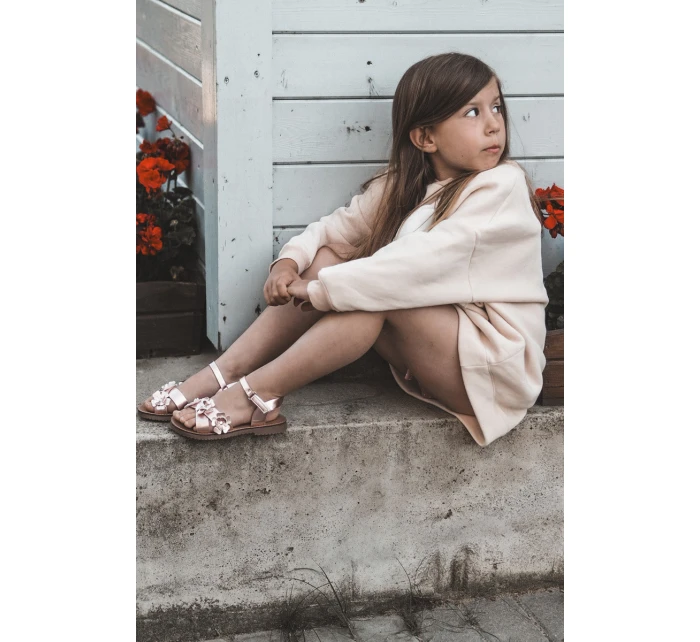 Dětské sandálky zdobené květy s suchým zipem růžové Fagossa