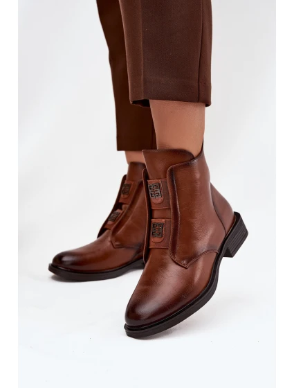 Dámské boty s izolací na nízkém podpatku s ozdobami hnědé model 21712145 - EVENTO Dámské boty s izolací na nízkém podpatku s ozdobami hnědé model 21712145 - EVENTO