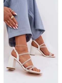 Dámské sandály na podpatku s pásky a kamínky Bílá model 22027976 - Boto