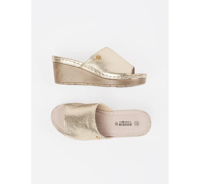 Jedinečné dámské zlaté nazouváky na klínku Jedinečné dámské zlaté nazouváky na klínku