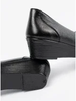 Exkluzívní černé  polobotky dámské na klínku