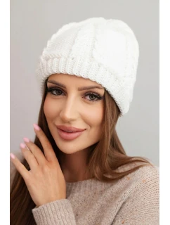 Dámská zimní čepice z vlny s copánkovým vzorem model 21750368 bílá - K-Fashion