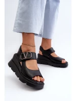 Dámské sandály na klínové podrážce a platformě z ekokože černé Triaola